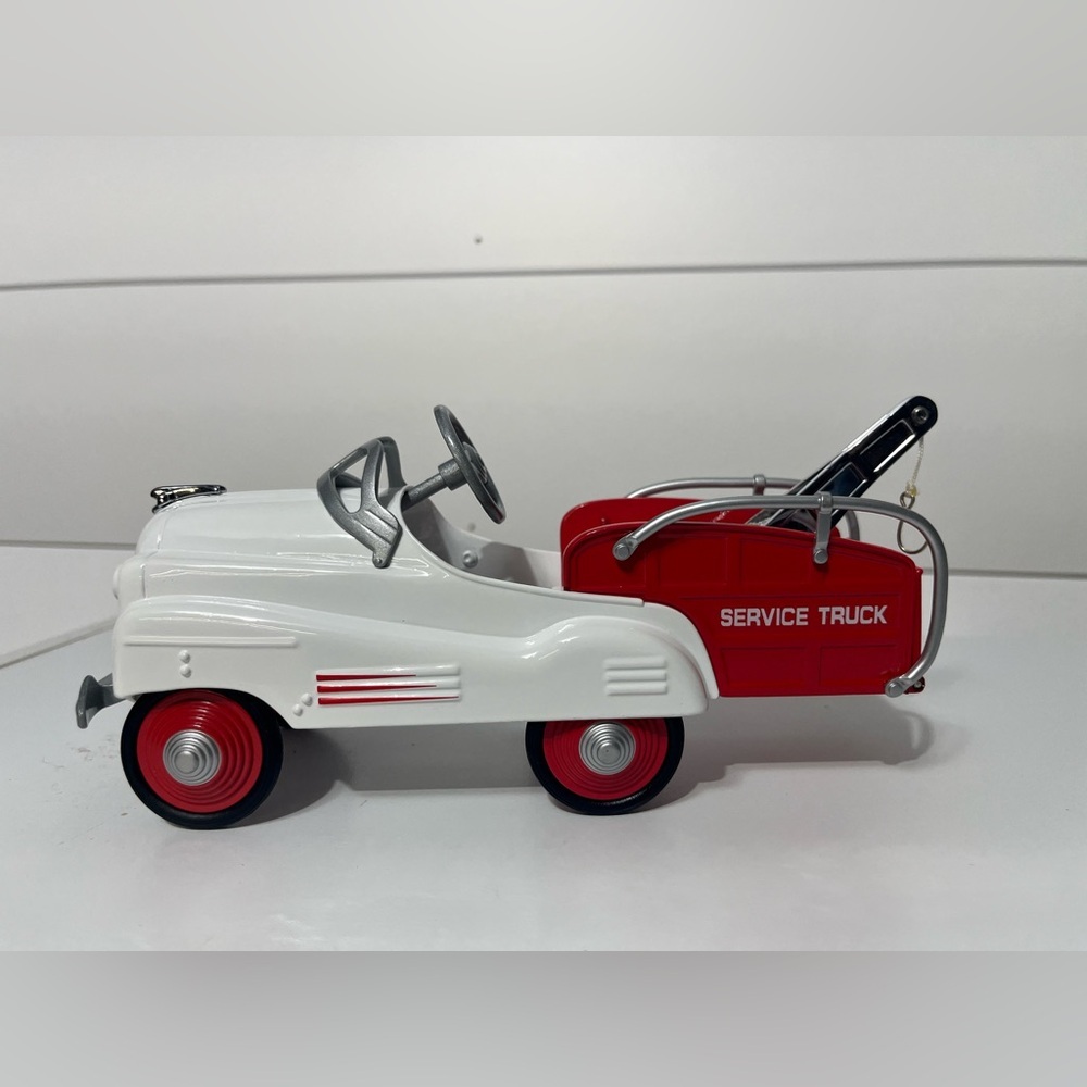 Hallmark 1941 Junior Service Truck replica - Picture 4 of 12